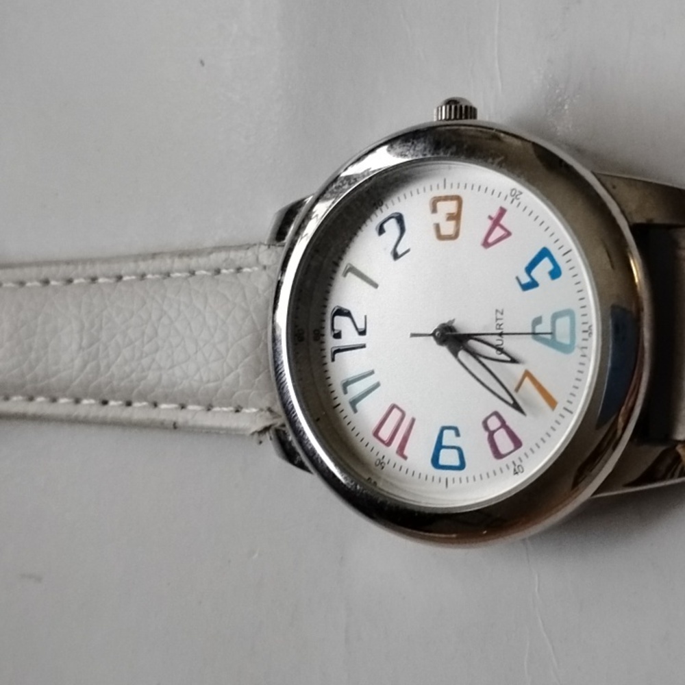 Multicolor Dial Women's Quartz Watch